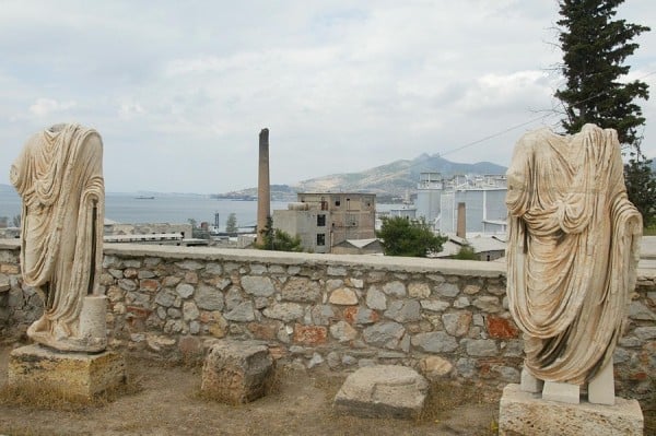 Πήγαν να σβήσουν φωτιά στο χωράφι του και τον συνέλαβαν για αρχαιοκαπηλία (βίντεο)