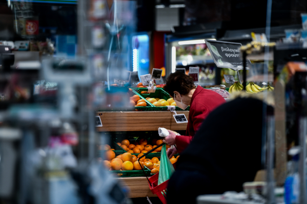 Καλπάζει ο πληθωρισμός, ξεπέρασε το 8% τον Μάρτιο