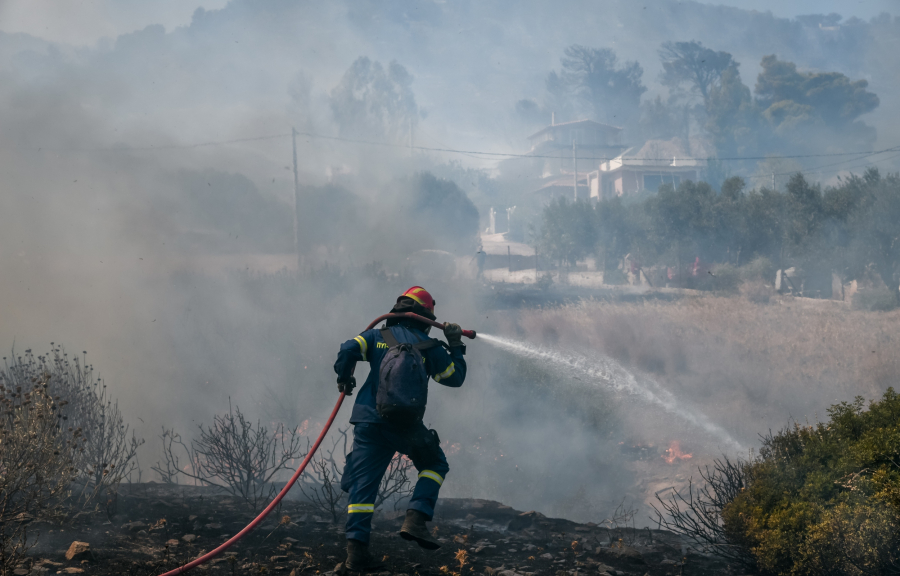 Δύο φωτιές στην Εύβοια - Σηκώθηκαν 10 εναέρια μέσα