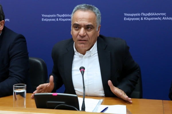 Σκουρλέτης: Να ξαναδούμε αφορολόγητο και συντάξεις μετά τον Αύγουστο