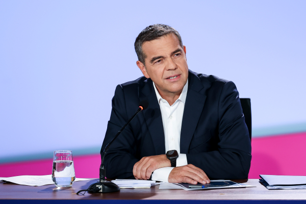 Tsipras Sets Sights on Victory, Takes Aim at Mitsotakis Over Economy and Predator Scandal