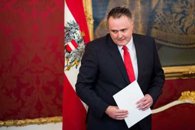 Aυστριακός Υπουργός Άμυνας: «Πρέπει να υπερασπιστώ την Ελλάδα» 