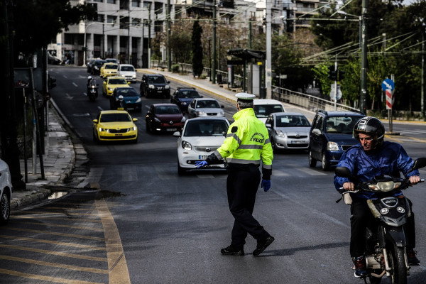 Παραβάσεις μέτρων: Πήρε «φωτιά» χθες το μπλοκάκι των ελεγκτών