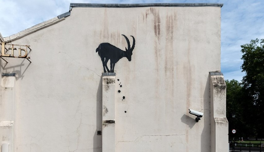 Νέο έργο του Banksy σε κτίριο στο Λονδίνο - Μυστήριο με τον συμβολισμό του