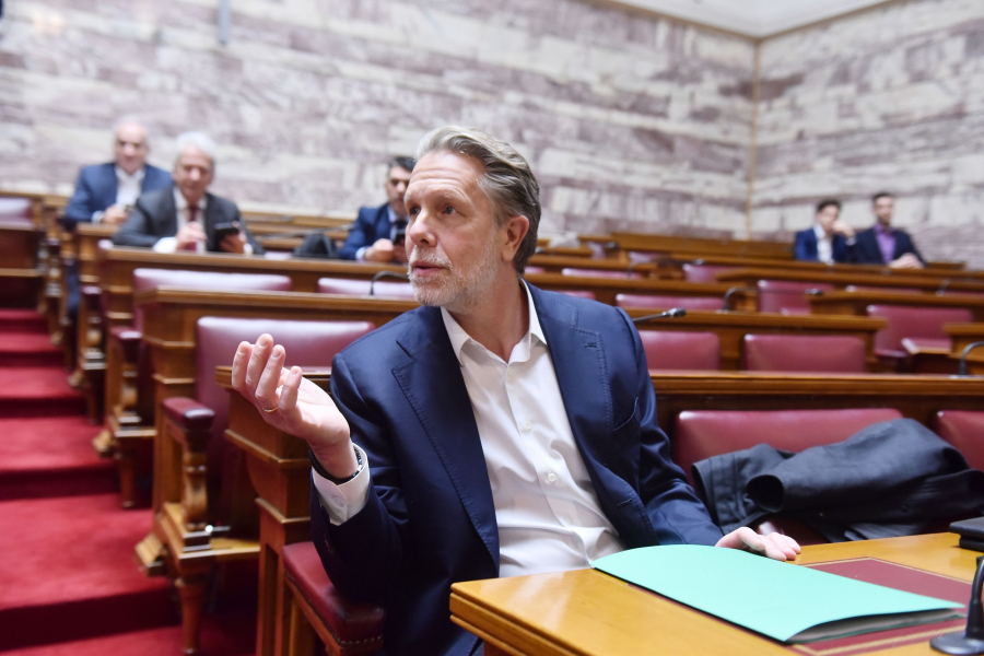 Γερουλάνος: Ο Κουρέτας προσπαθεί να συμμαζέψει τα σπασμένα της κυβέρνησης και του Αγοραστού