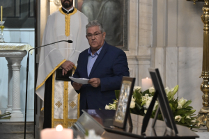 Ο Κουτσούμπας εκφώνησε επικήδειο στην κηδεία του Λάκη Χαλκιά: Τιμή μας που στήριξες τον αγώνα του ΚΚΕ