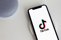 Οργή Κίνας για το αμερικανικό ban στο TikTok, «κίνδυνος για 300.000 θέσεις εργασίας»