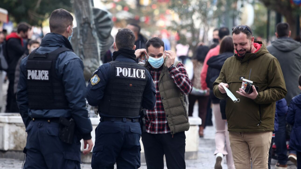 Συνεχίζονται οι αστυνομικοί έλεγχοι: Aναστολές λειτουργίας μαγαζιών και 466 πρόστιμα για μη χρήση μάσκας