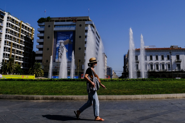 Καιρός σήμερα με 38άρια και μπόρες