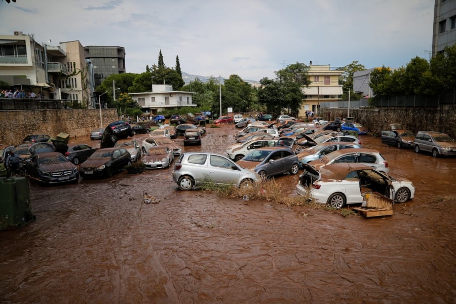 Η μακάβρια λίστα των εκατοντάδων νεκρών από ακραία καιρικά φαινόμενα στη χώρα (βίντεο, εικόνες)