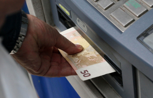 Συντάξεις Απριλίου 2026: Πότε μπαίνουν τα χρήματα στους τραπεζικούς λογαριασμούς