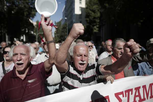 Ασφαλιστικό: Οι συντάξεις γίνονται προνοιακά βοηθήματα λένε κοινωνικοί εταίροι