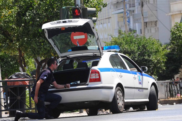 Παραδόθηκε ο κρατούμενος που απειλούσε να αυτοκτονήσει μέσα στο ΑΤ Γαλατσίου