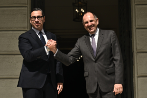 Γεραπετρίτης – Κόμπος: Στο επίκεντρο το Κυπριακό και οι εξελίξεις στην Ανατολική Μεσόγειο