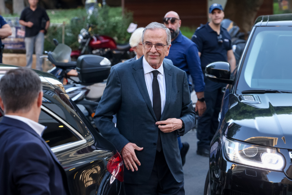 Σαμαράς βλέπει ΔΕΘ από το Ιόνιο