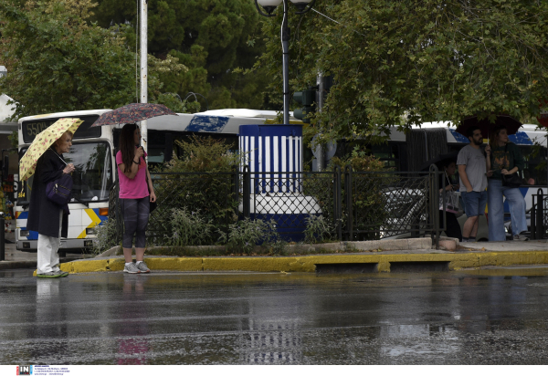 Το «γύρισε» ο καιρός: Έντονες βροχοπτώσεις στην Αχαΐα - Live η πορεία της «κακοκαιρίας»