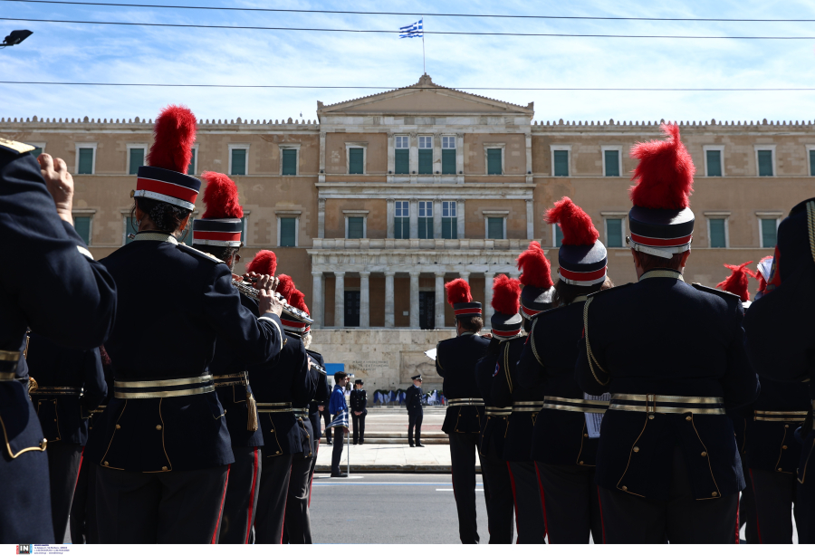 25η Μαρτίου: Κλειστό το κέντρο της Αθήνας λόγω παρέλασης, κυκλοφοριακές ρυθμίσεις σε δρόμους και ΜΜΜ