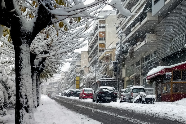 Χιονιά 40ετίας έφερε η «Μήδεια» στην Αττική, χιόνιζε επί 36 ώρες