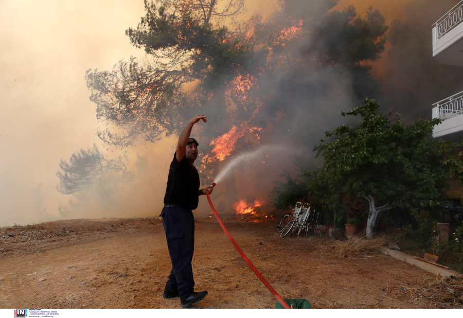 Ενισχύεται η συνδρομή των Ενόπλων Δυνάμεων στις προσπάθειες κατάσβεσης των πυρκαγιών