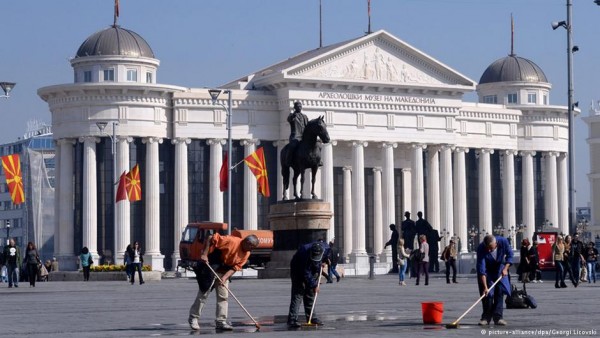 Η αδιέξοδη πολιτική 27 χρόνων για την ονοματολογία των Σκοπίων