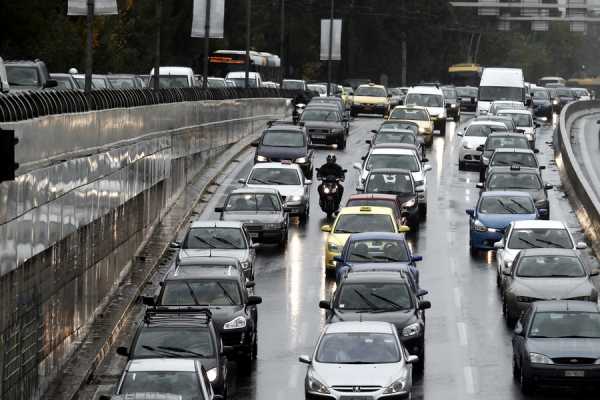 Τέλη κυκλοφορίας 2017: Ποια είναι τα πρόστιμα - οδηγίες εκτύπωσης