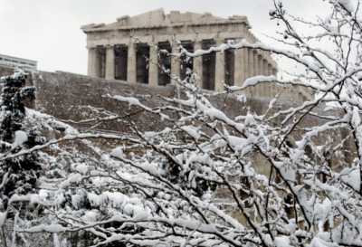 Καιρός: Συνεχίζονται οι τοπικές χιονοπτώσεις σε πολλές περιοχές