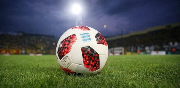 Συνεχίζεται η δράση στην Super League 1 με ντέρμπι ΠΑΟΚ - ΑΕΚ, το κανάλι των αναμετρήσεων