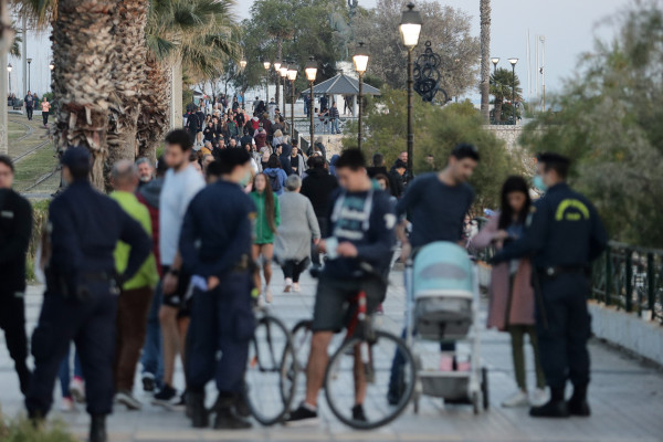 Από το Μαρούσι έφτασε στον Φλοίσβο με κωδικό Β4 αλλά... πιάστηκε να πίνει καφέ!