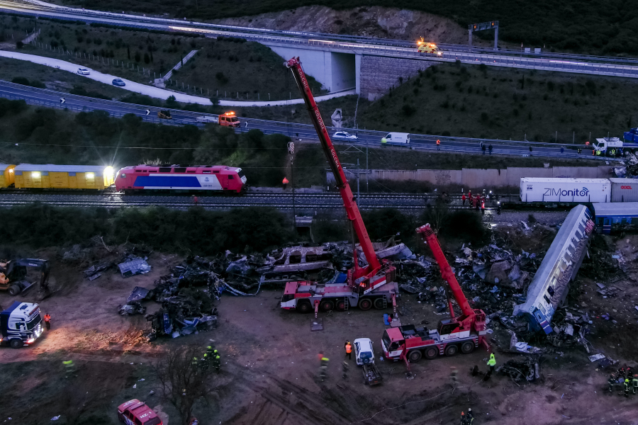 Τέμπη: «Ο Θεός με φώτισε και δεν έστειλα τον προαστιακό» λέει η σταθμάρχης Νέων Πόρων