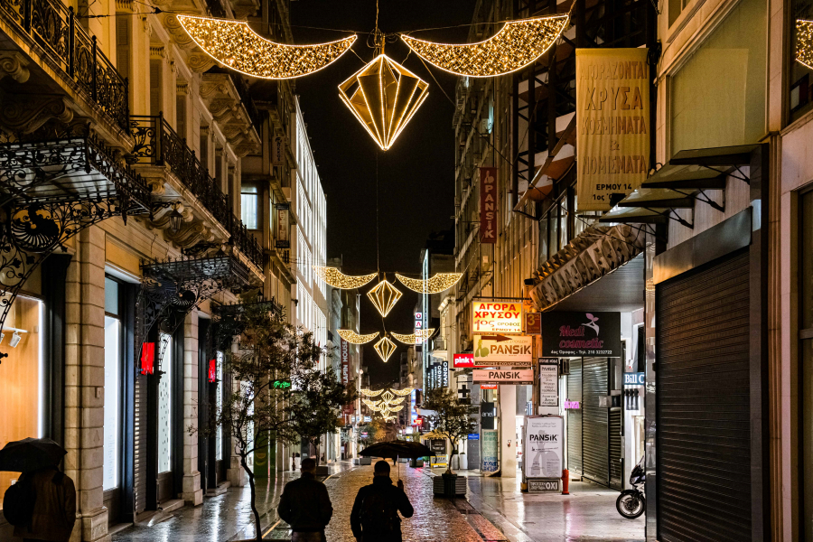 Ποιες Κυριακές θα ανοίξουν τα καταστήματα, τι θα ισχύσει με την τελευταία Κυριακή του έτους