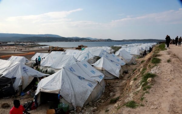 Μυτιλήνη: Φωτιά σε μεγάλη σκηνή στο ΚΥΤ του Καρά Τεπέ