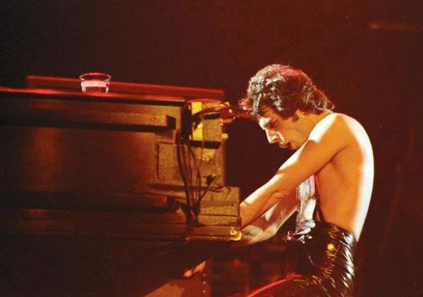 Freddie Mercury: 30 χρόνια χωρίς τον θρύλο