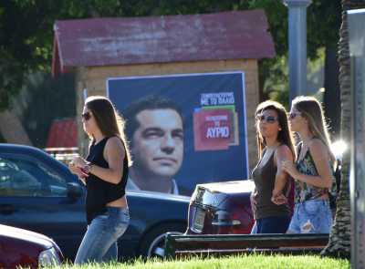 Νέα δημοσκόπηση με σχεδόν ισοπαλία ΣΥΡΙΖΑ - ΝΔ