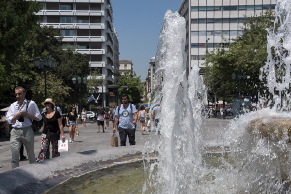 Καιρός: Ζέστη και σήμερα, ανεβαίνει και άλλο η θερμοκρασία, ισχυροί άνεμοι