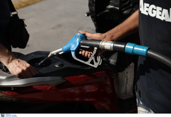 Ερχεται από Ιούλιο νέο τρίμηνο fuel pass, η επίσημη ανακοίνωση Σταϊκούρα (βίντεο)