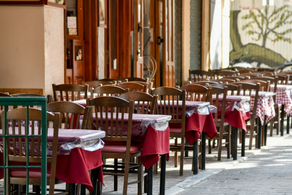 Πάσχα με... εστίαση ανοιχτή! Οι ημερομηνίες «κλειδιά» για τη σταδιακή άρση του lockdown