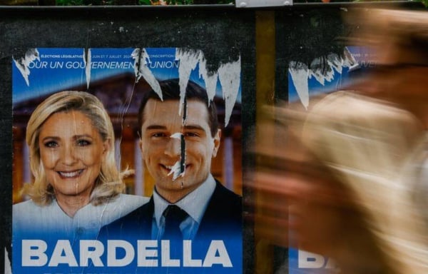 Εκλογές στη Γαλλία: Άνοιξαν οι κάλπες - Ένας στους τρεις ψηφίζει Λεπέν σύμφωνα με τις δημοσκοπήσεις