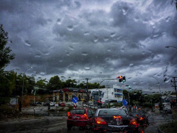 Ο καιρός για αύριο, Παρασκευή: Πέφτει κατακόρυφα η θερμοκρασία - Πού θα βρέξει