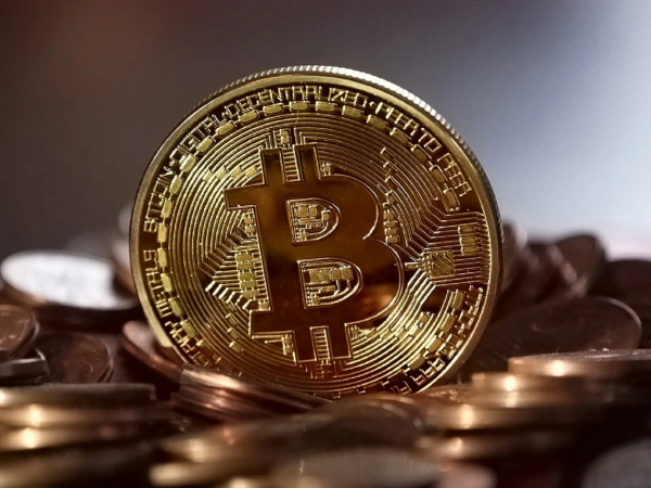 Κοντά στα 30.000 δολλάρια το Bitcoin, υποχώρησε και άλλο