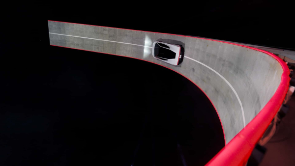 Tesla Roadster: Στόχος τα 531 χλμ./ώρα για το ηλεκτρικό hypercar