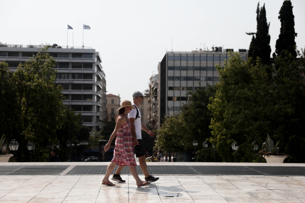 Καταφτάνει φθινοπωρινός καύσωνας: Πού και πότε θα «χτυπήσουν» 38αρια