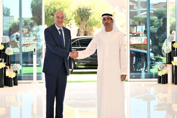 Στα Ηνωμένα Αραβικά Εμιράτα ο Νίκος Δένδιας, πρώτη συνάντηση με τον νέο υπουργό Άμυνας