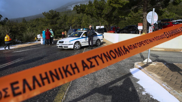 Κακοκαιρία: Διακοπή κυκλοφορίας στη λεωφόρο Πάρνηθος και στην παλαιά εθνική οδό Αθηνών - Θήβας