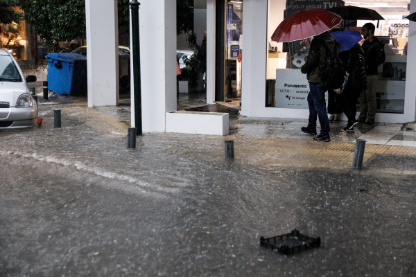 Έκτακτο δελτίο καιρού: Έρχονται καταιγίδες και χιονοπτώσεις, θα επηρεαστεί και η Αττική