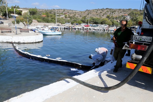 Ανακοίνωση για την πορεία απορρύπανσης από την πετρελαιοκηλίδα