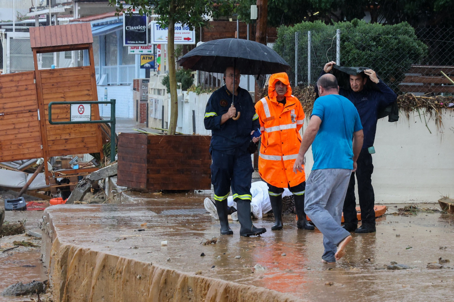 Αρναούτογλου για κακοκαιρία: «Προσοχή τις επόμενες ώρες»