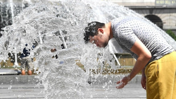 Θερμοκρασίες ρεκόρ «καίνε» την Ευρώπη