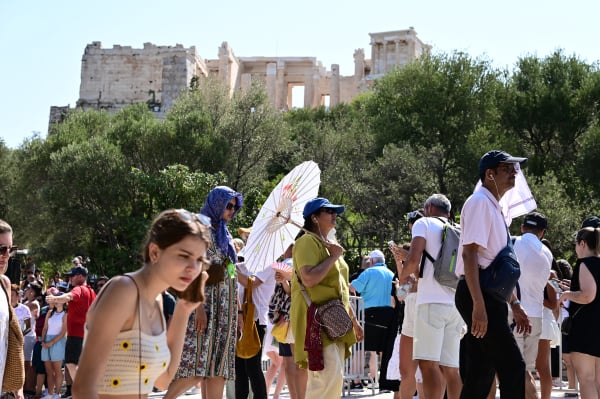 ΙΝΣΕΤΕ: Ποιοι τουρίστες ξοδεύουν τα περισσότερα