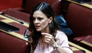 Έφη Αχτσιόγλου: «Επικίνδυνη εμπλοκή της Ελλάδας στον πόλεμο - Αστείες οι εξηγήσεις της κυβέρνησης»