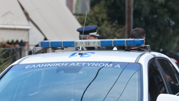 Αττική: Στα δίχτυα της ΕΛ.ΑΣ. κύκλωμα ναρκωτικών – 6 συλλήψεις, αστυνομικός και ειδικός φρουρός στη δικογραφία